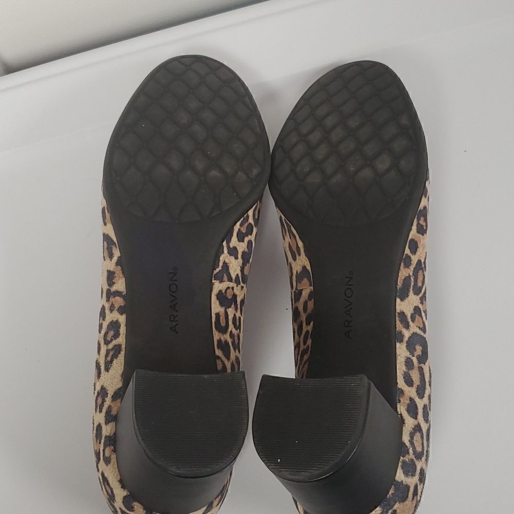 ARAVON Leopard Pumps - Size 8‎ - Picture 7 of 11